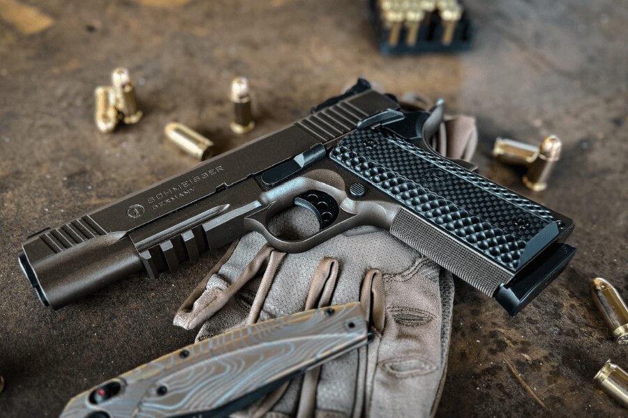Krátka palná zbraň a strelivo v kontexte nového zákona o zbraniach 2026 a zmien zbrojného oprávnenia. Foto: Rigad