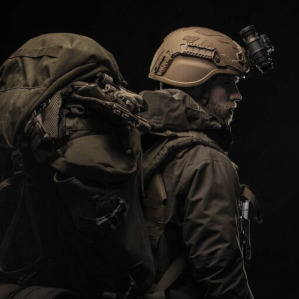 Balistická prilba PGD-MICH Protection Group<sup>&reg;</sup> s montážnym systémom pre optiku a príslušenstvo. Foto: Protection Group Denmark