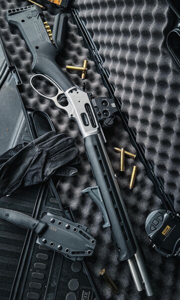 Opakovacia puška Marlin<sup>&reg;</sup> 1895 Trapper Magpul ELG v ráži .45-70 Govt. s M-LOK predpažbím, horným railom a pažbou Magpul s úložným priestorom. Foto: Rigad