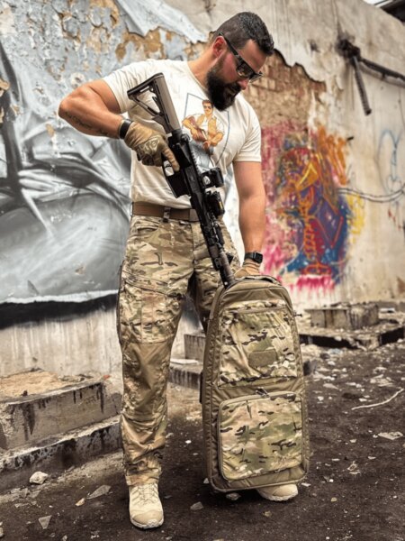 Batoh Helikon-Tex SBR Carrying určený na prepravu krátkej karabíny a streleckého vybavenia.