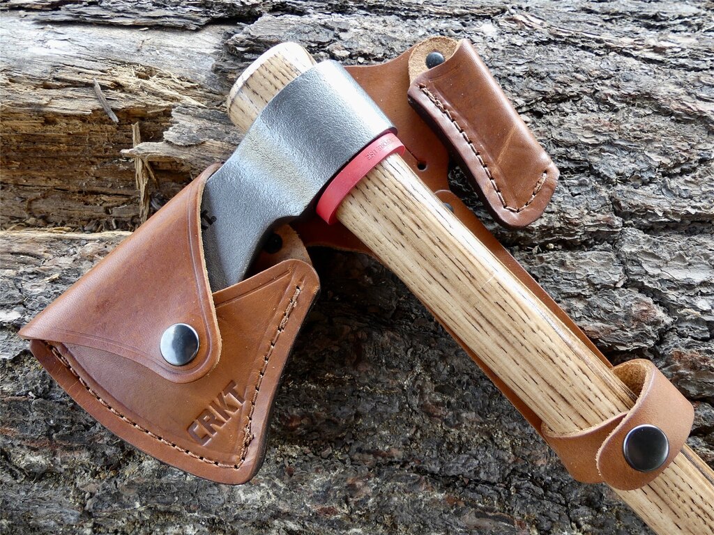 Kožené puzdro Woods Kangee™ T-Hawk CRKT® - hnedé