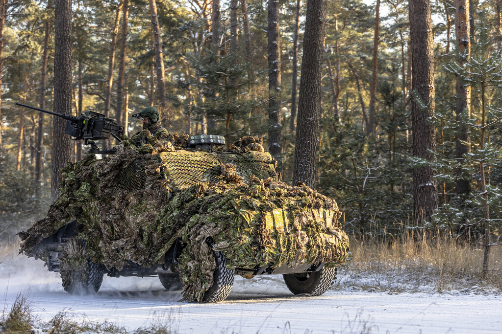 Mobilná multispektrálna maskovacia technika vozidiel Reversible Ghosthood®