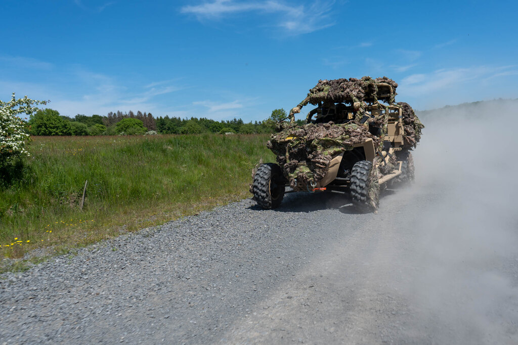 Mobilná multispektrálna reverzibilná kamufláž Polaris MRZR Ghosthood®