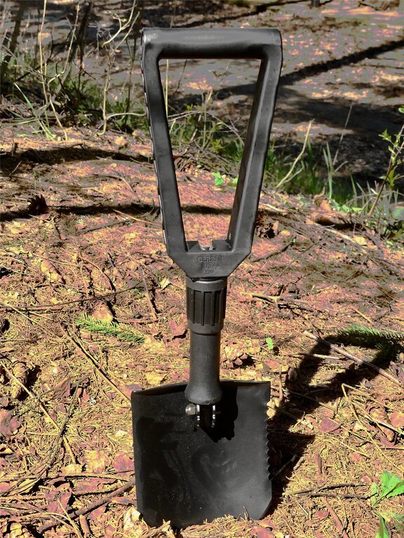 Skladacia lopatka - rýľ GERBER® Spade so zubatým ostrím