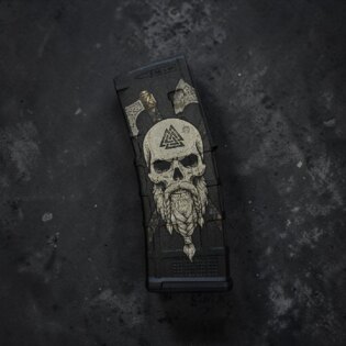 Zásobník pre AR15, 30 rán, kaliber 5.56×45 NATO Magpul® / Viking Skull
