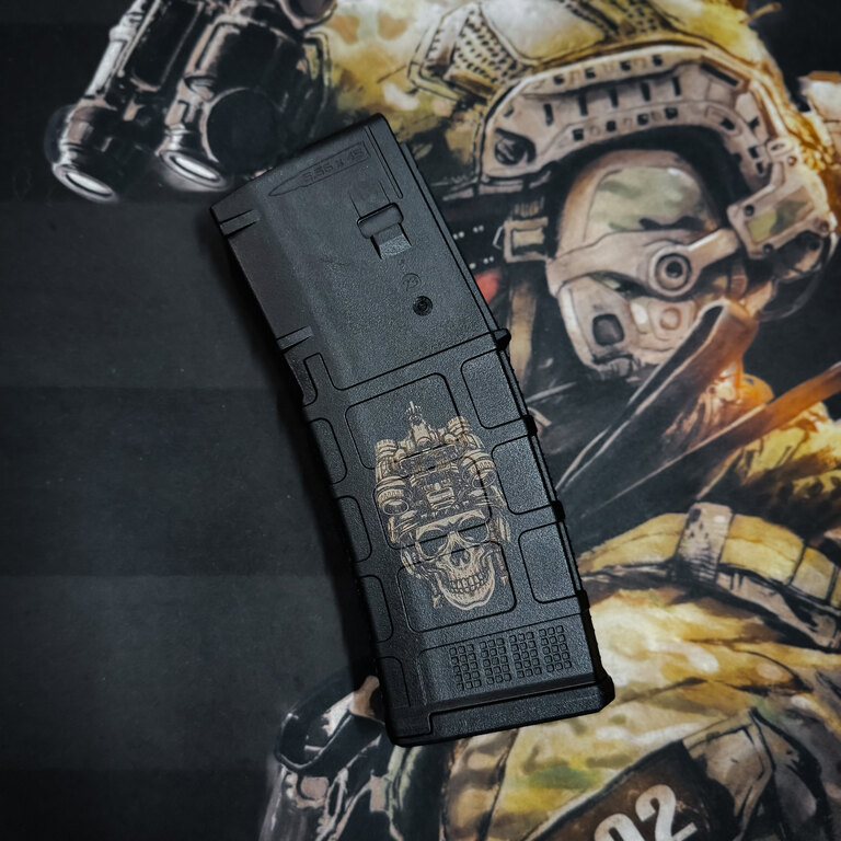 Zásobník pre AR15, 30 rán, kaliber 5.56x45 NATO Magpul® / Lebka